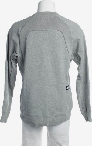NIKE Sweatshirt & Zip-Up Hoodie in L in Grey