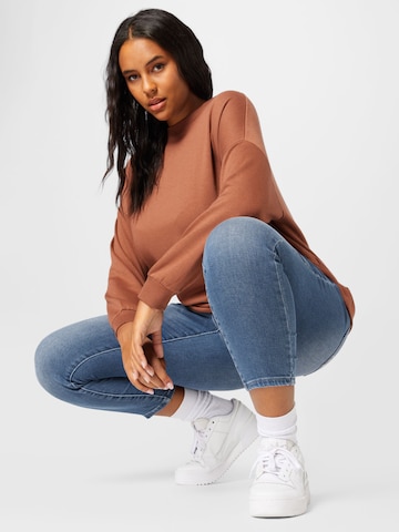 Vero Moda Curve - Sweatshirt em castanho