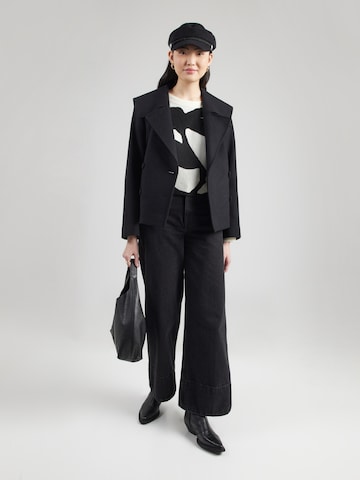 balta ABOUT YOU Megztinis 'Leona'