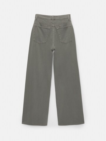 Pull&Bear Široke hlačnice Hlače | siva barva