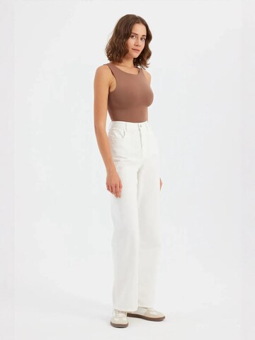 Hiccup - Top em castanho