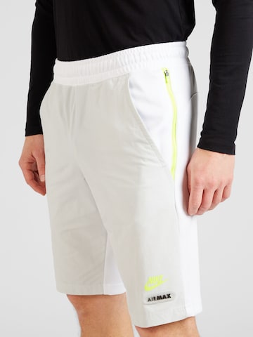 Nike Sportswear Regularen Hlače 'AIR MAX' | bela barva
