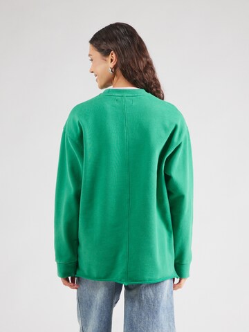 Superdry Sweatshirt 'Studios' in Groen