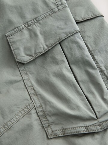 Tapered Pantaloni cu buzunare de la Next pe verde