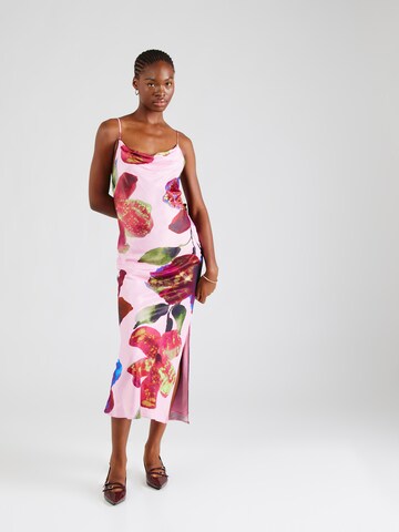 Rochie de vară de la TOPSHOP pe roz: față