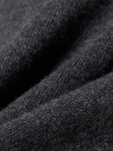 Andrew James Pullover in Grau