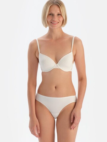 Dagi - Braga en blanco: frente
