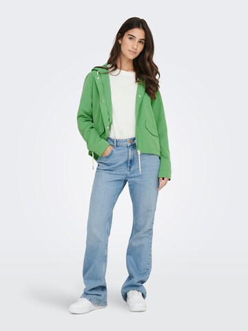 Veste mi-saison 'Skylar' ONLY en vert