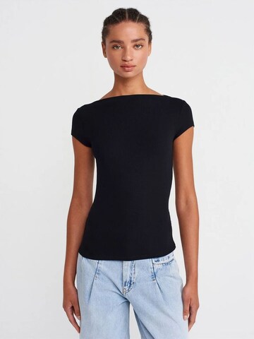 Dilvin Shirt in Black: front