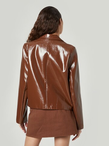 Bella x ABOUT YOU Between-season jacket 'Laura' in Brown