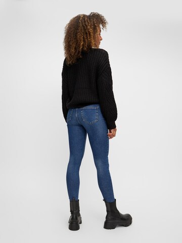 PIECES Skinny Jeans in Blau