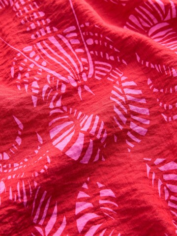 Next Shirt in Red