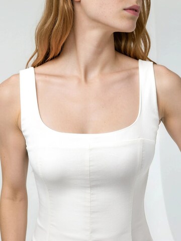 Hiccup - Vestido em branco