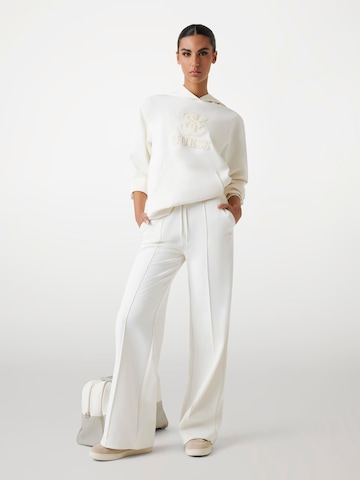 GUESS Loose fit Pants in White