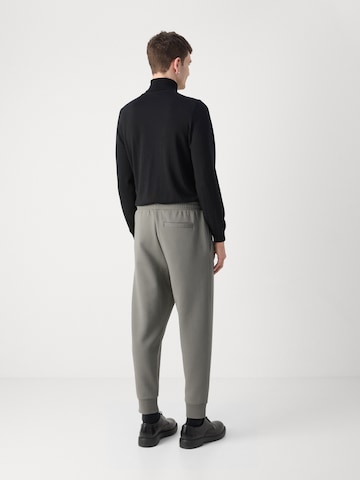 BOSS Green - Tapered Calças 'Hadiko' em cinzento: atrás