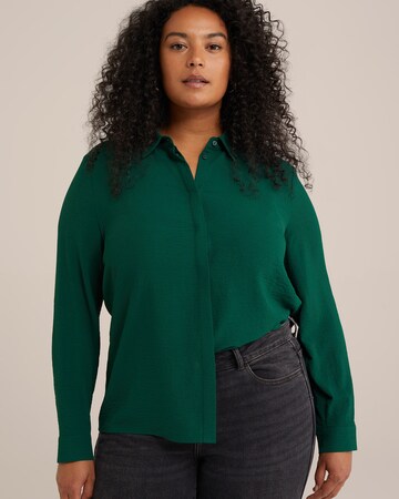 WE Fashion Blouse in Green: front