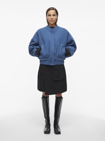 ROUGE EDIT Overgangsjakke i blå