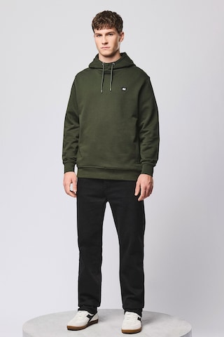 Weekend Offender Sweatshirt in Green