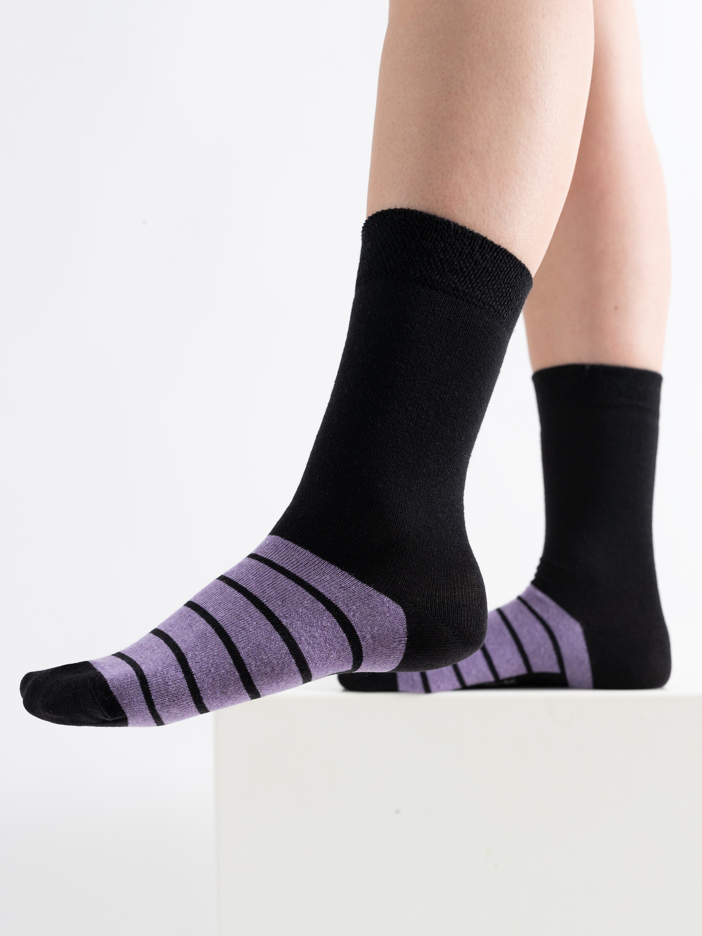 Calzino 'Laura' di Occulto in nero: frontale