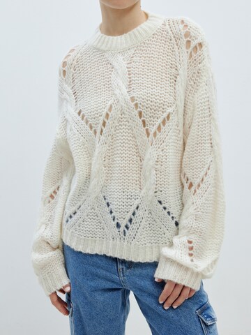 EDITED Sweater 'Gwendolyn' in White: front