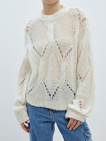 EDITED Sweater 'Gwendolyn' in White: front