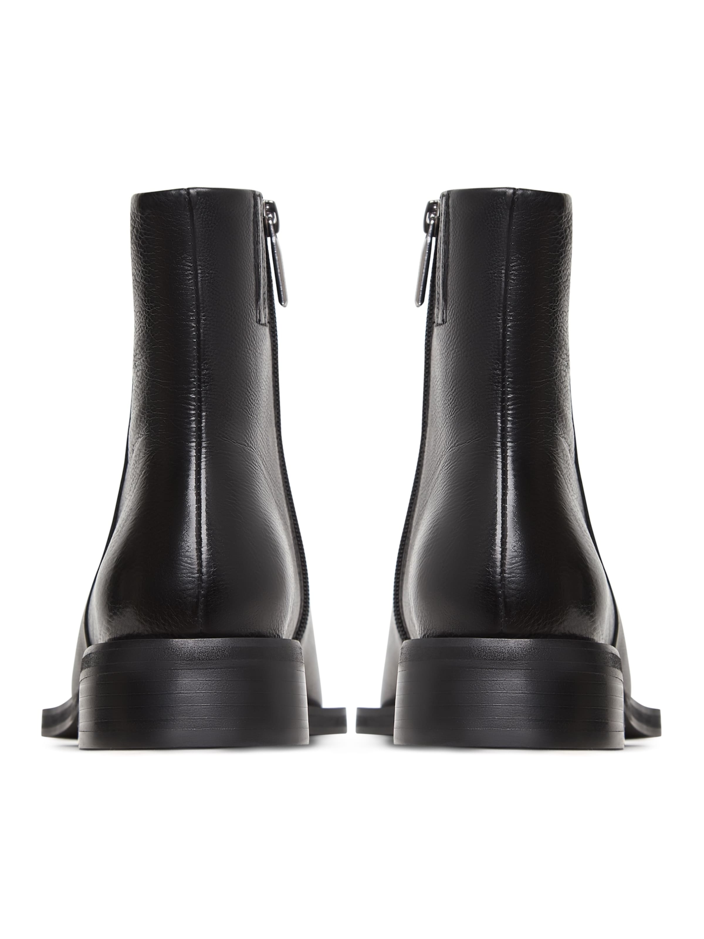 CESARE GASPARI - Botas pelo tornozelo em preto