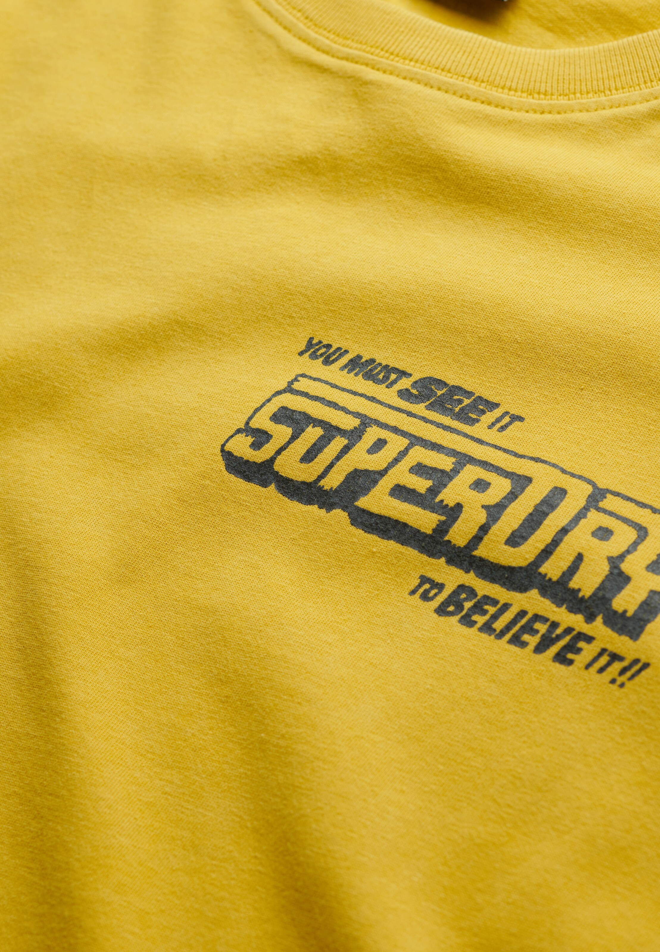 T-Shirt 'Movie' Superdry en jaune