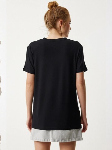 Maglietta 'T-Shirts' di Happiness İstanbul in nero