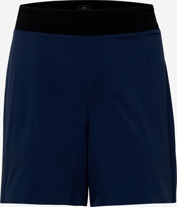 On Regular Sportshorts in Blau: predná strana