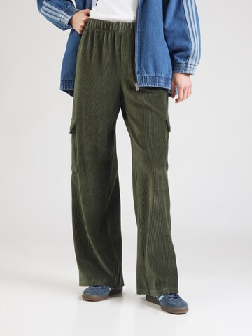 Wide leg Pantaloni cargo 'ONLCOSY' di ONLY in verde: frontale