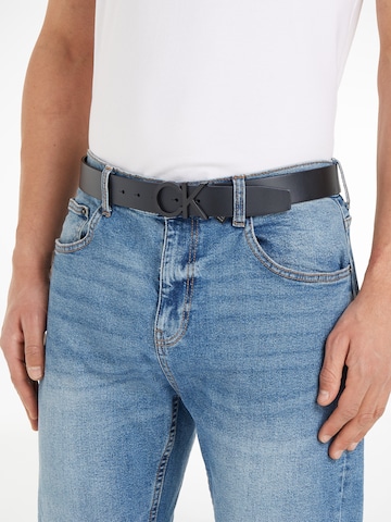 Calvin Klein - Cinturón en negro: frente