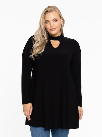 Yoek Tunic in Black: front