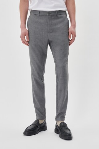 Matinique Slimfit Hose in Grau: Vorderseite