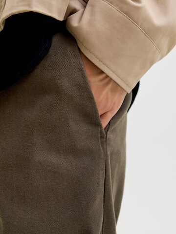 JACK & JONES Loosefit Chino in Groen