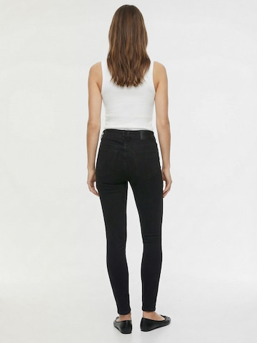Everly Skinny Jeans in Grey