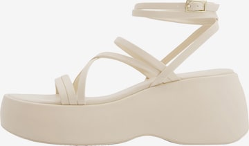 Bershka Sandalen met riem in Beige