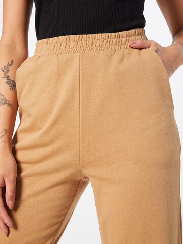 regular Pantaloni 'Musty' di VILA in beige