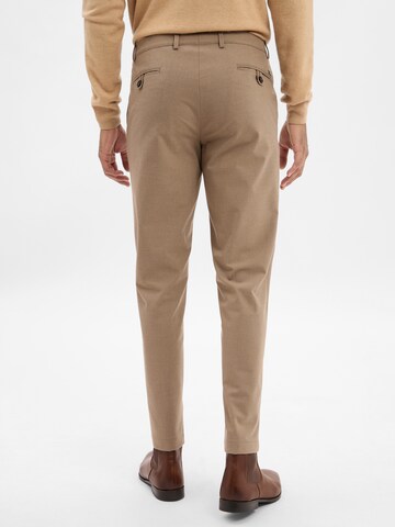 bugatti Tapered Pants in Beige