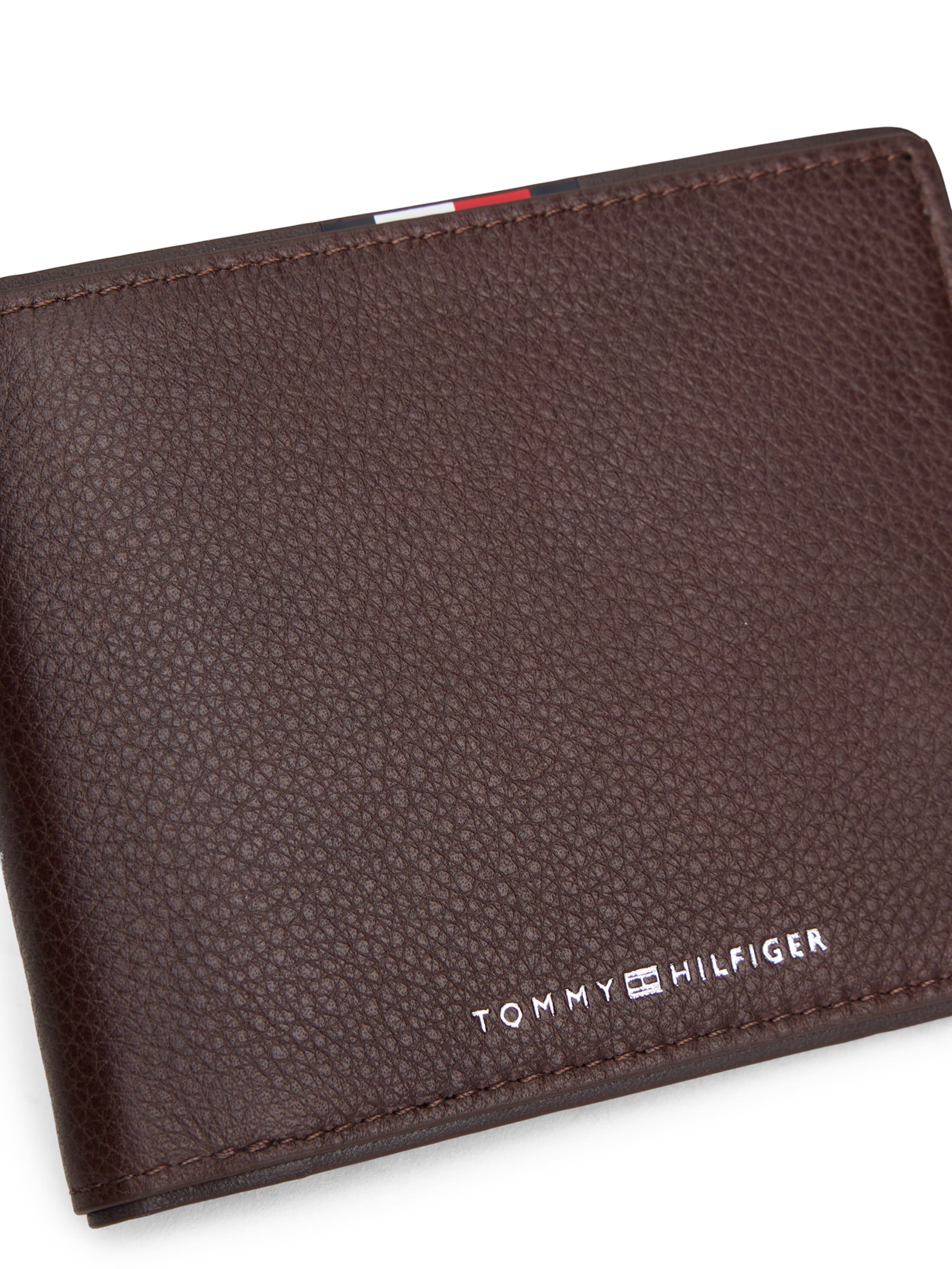 TOMMY HILFIGER Wallet in Brown
