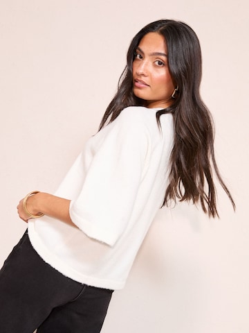 Pullover di Friends Like These in beige