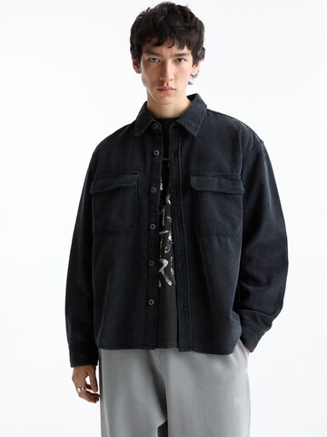 Pull&Bear Comfort Fit Hemd in Grau: Vorderseite