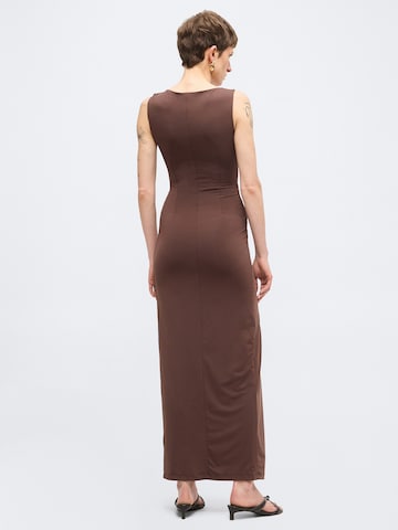 Bardot - Vestido de noche 'REED' en marrón