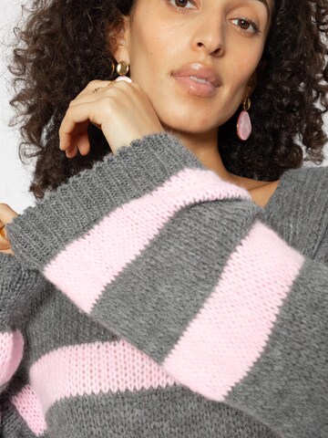 SASSYCLASSY Oversizepullover in Grau