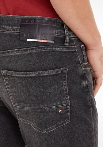 TOMMY HILFIGER Slimfit Jeans in Schwarz