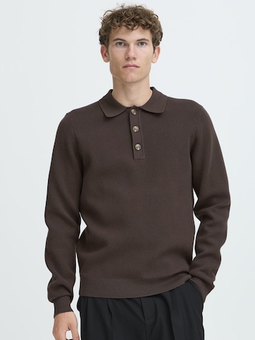 Pullover ' CFABEL ' di Casual Friday in marrone
