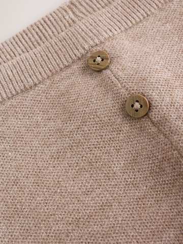 Next Set in Beige