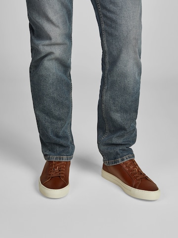 Baskets basses HECHTER PARIS en marron : devant