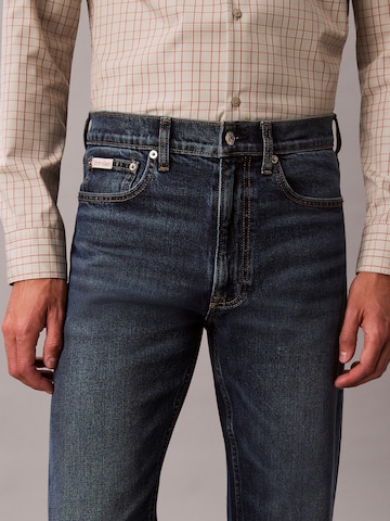 Calvin Klein Jeans Regular Farkut värissä sininen
