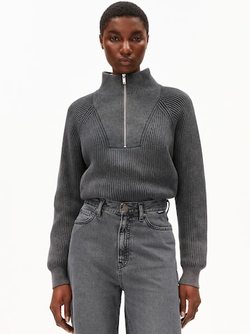 ARMEDANGELS Sweater in Black: front