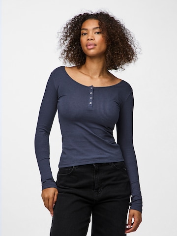 T-shirt 'Kitte' PIECES en bleu : devant